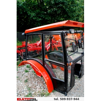 Kabina C-360 okrągłe błotniki komfortowa